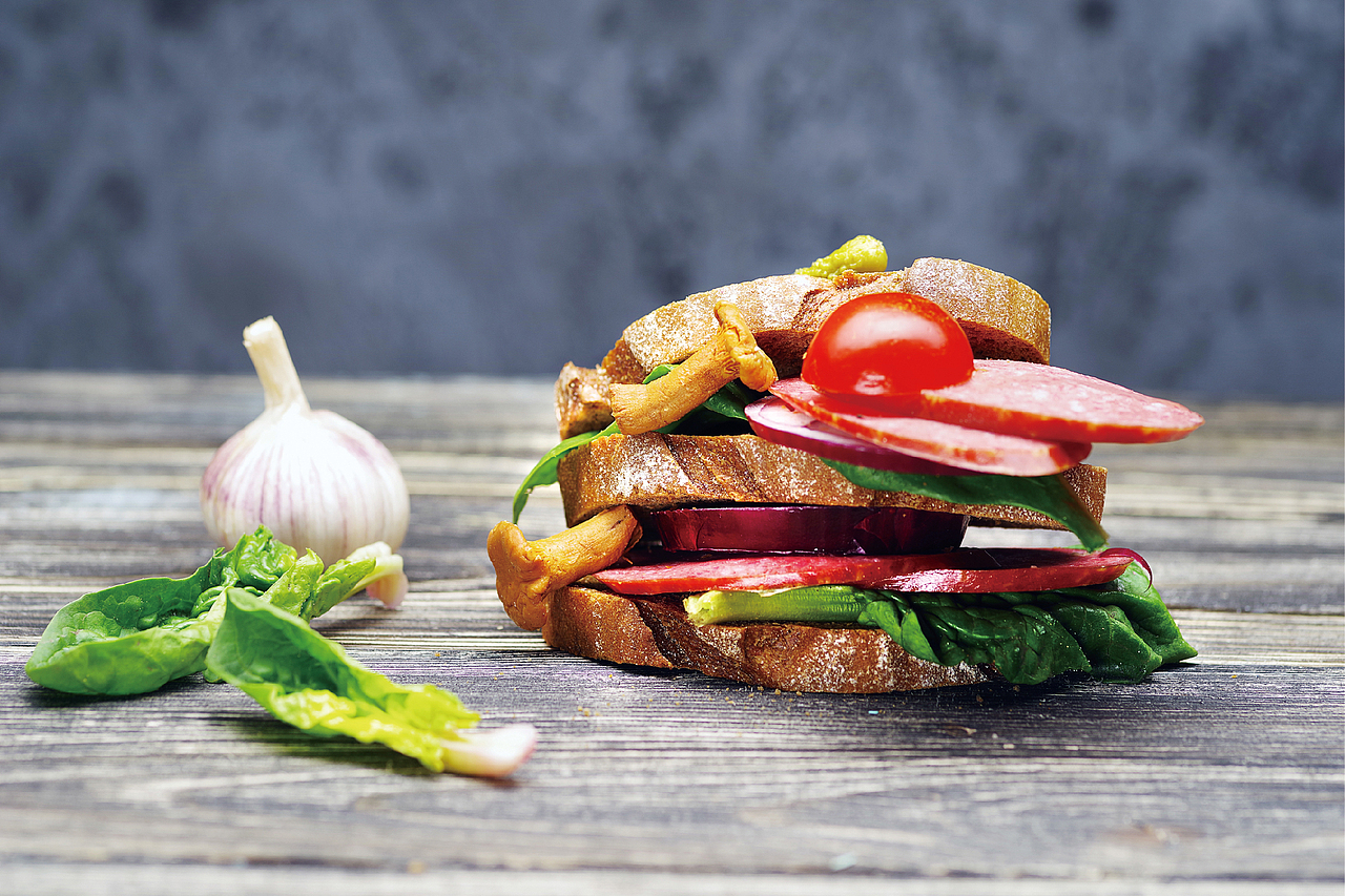 叶丽莎三明治沙拉