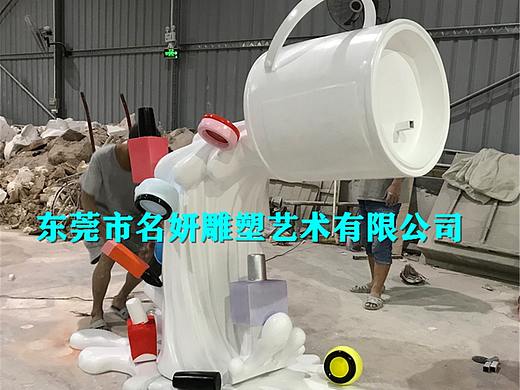 漆点双眸鬓绕蝉玻璃钢油漆桶造型颜管模型雕塑美陈摆件