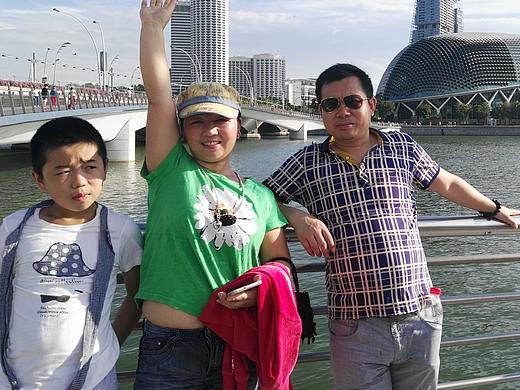 当代中国写意人物画家向严龙的生活与作品