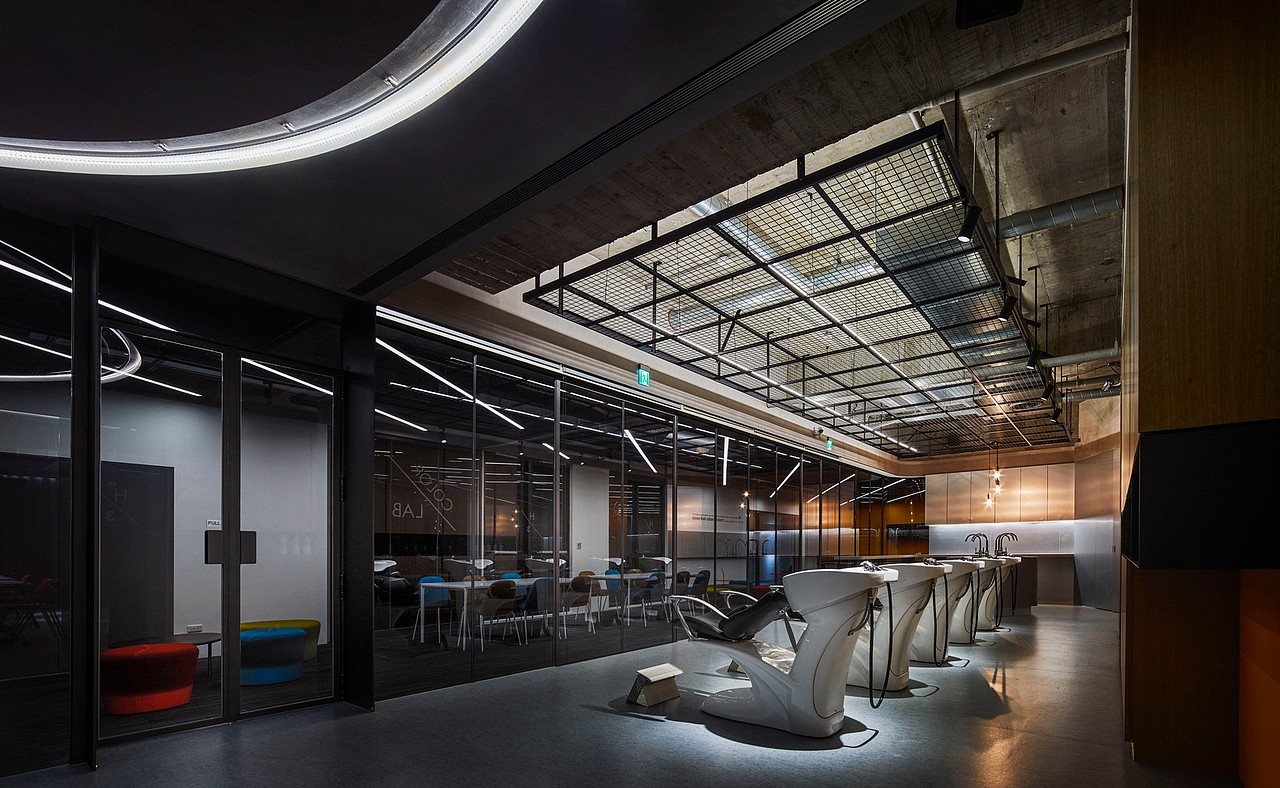 正规培训机构装修公司-高端时尚美发培训学校装修案例