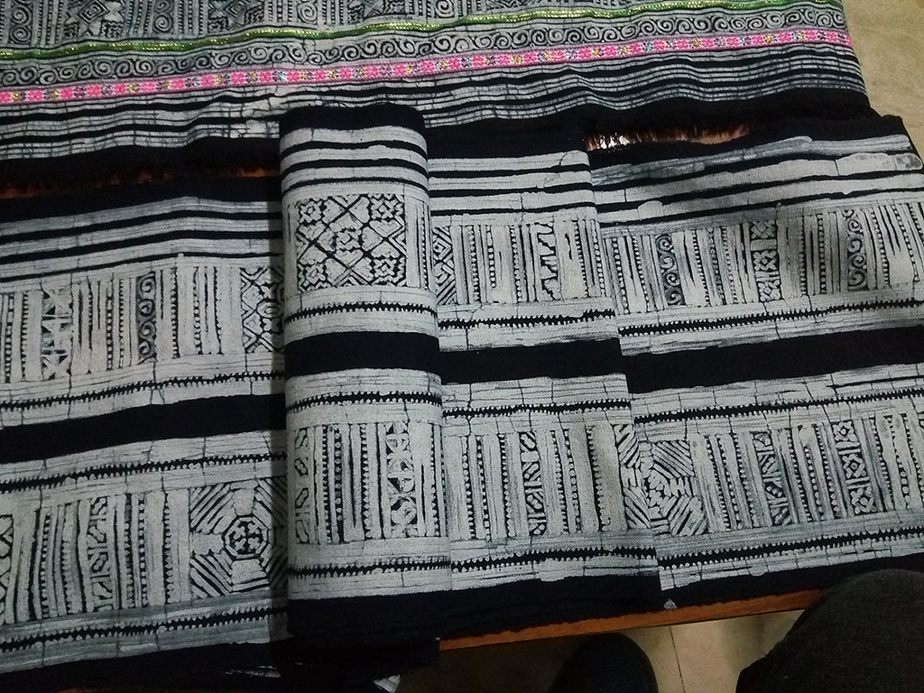 苗族山河几何蜡染图