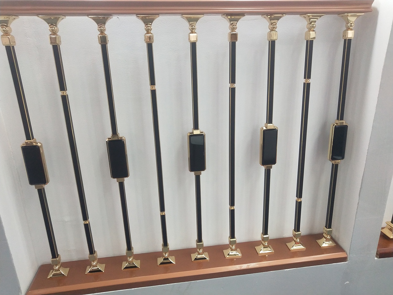 现代新流行的铝镁合金立柱  轻奢贵气