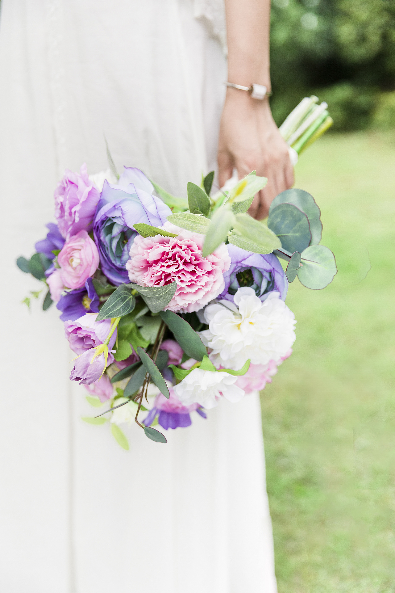 夏日里的清新手捧花