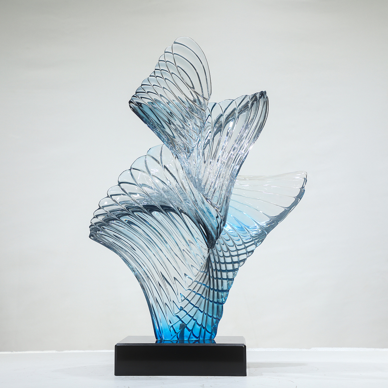 透明雕塑摆件|手工艺|工艺品设计|晶悦雕塑厂钟小姐_原创作品-站酷