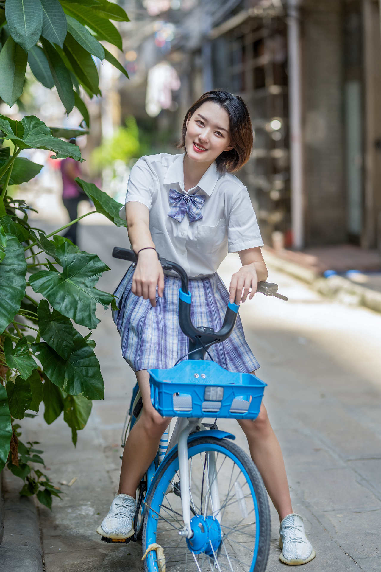 哈喽……单车少女 出镜：小蕾