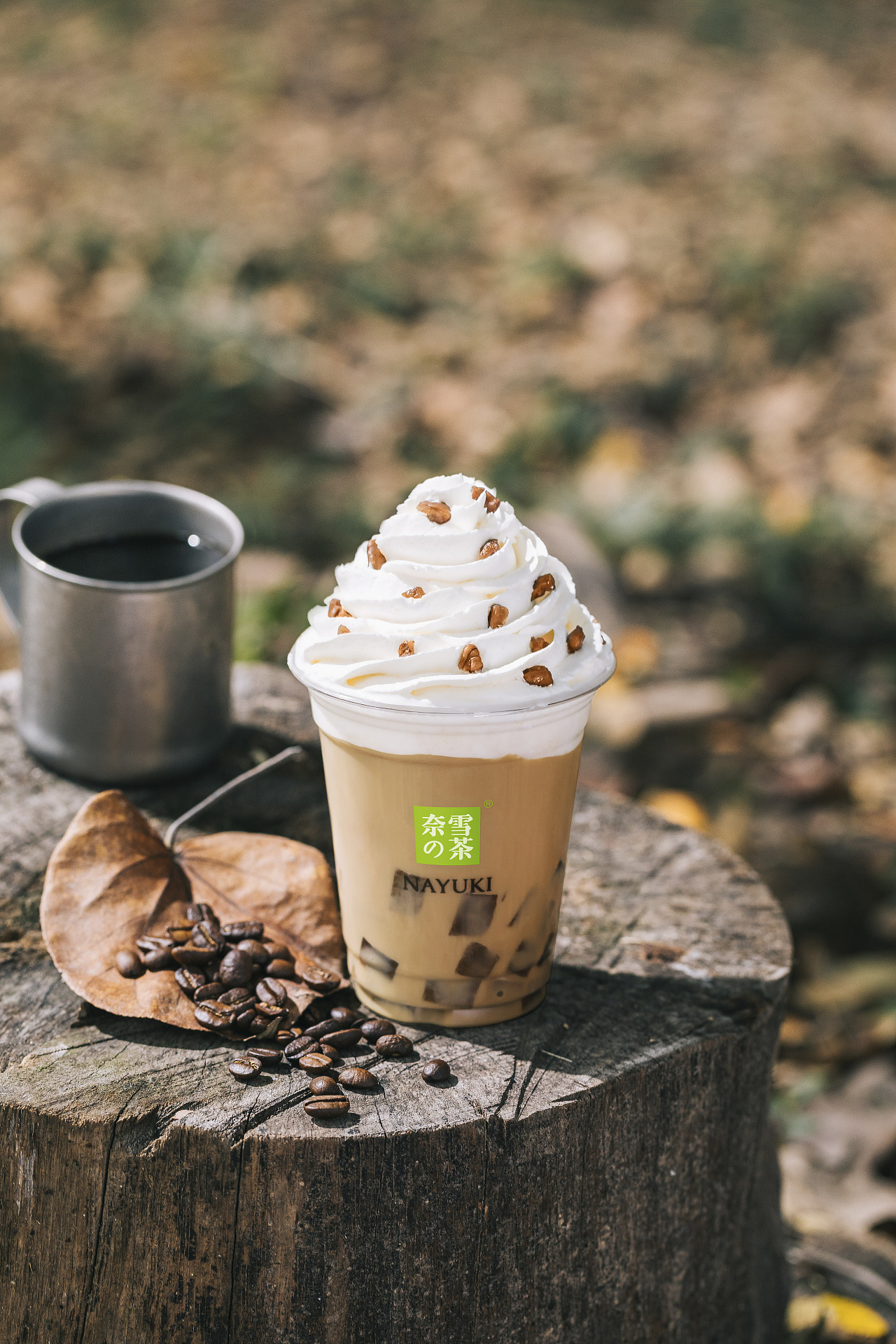 奈雪的茶 | 燕麦咖啡|摄影|美食摄影|冷面小丑 - 原创作品 - 站酷