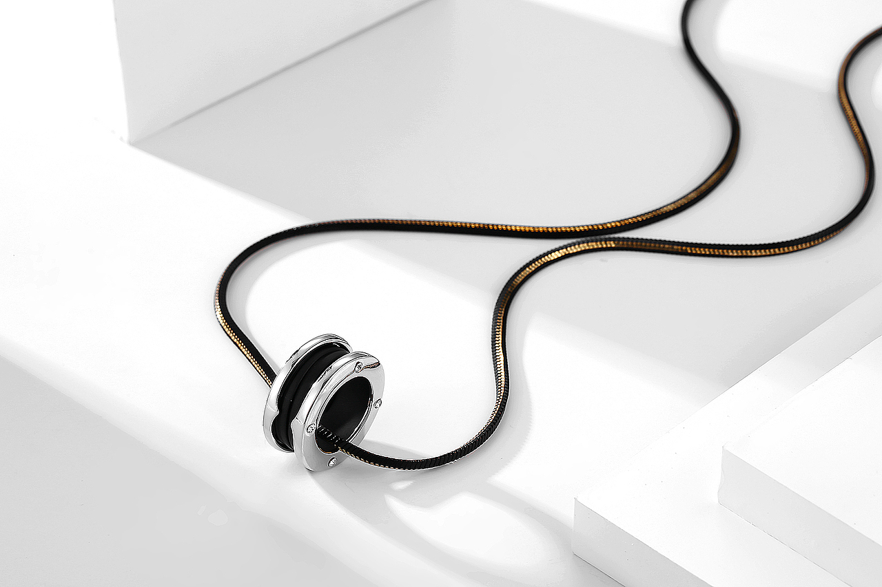 天猫合金饰品场景图毛衣链