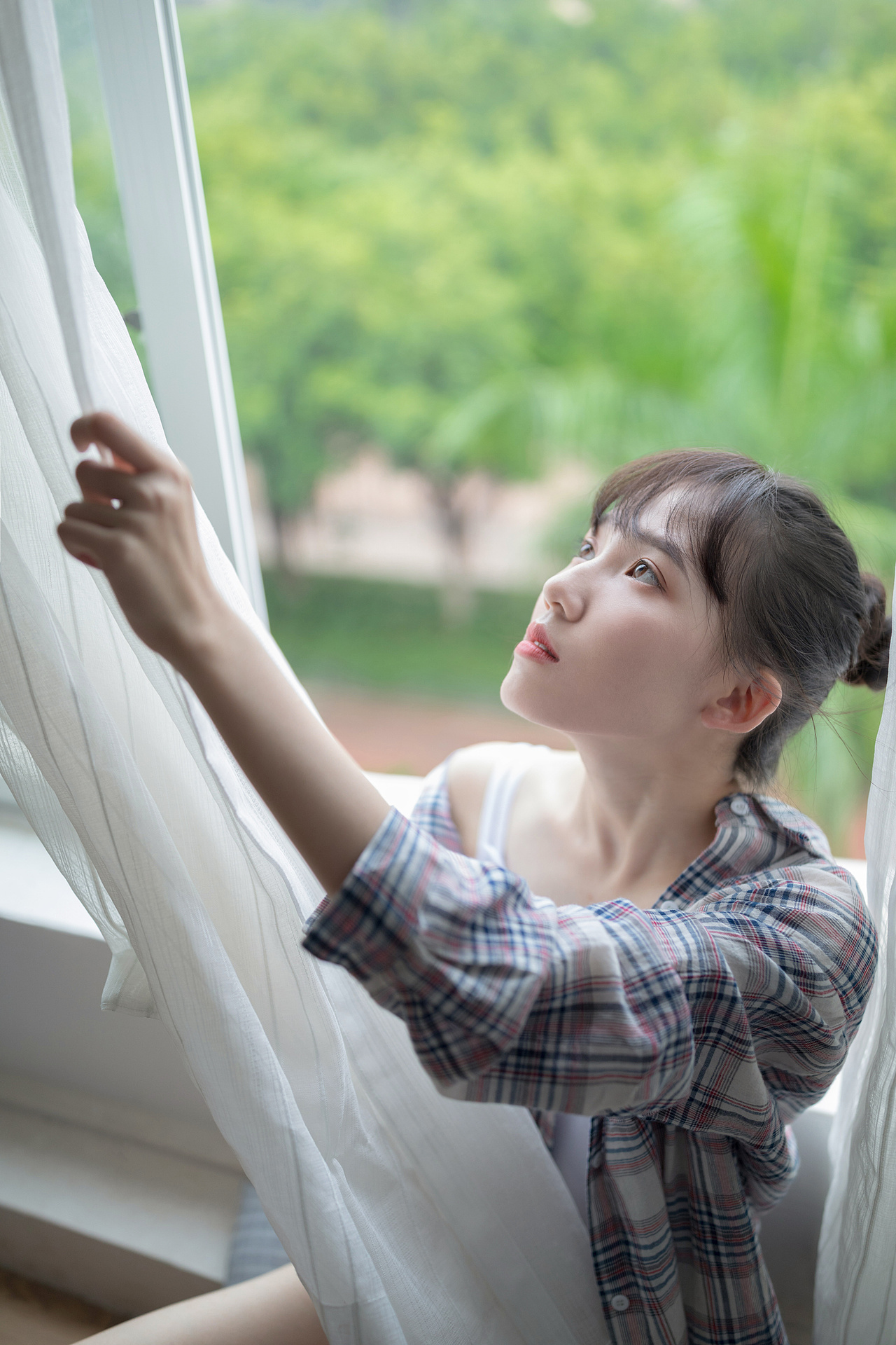 风温柔的侵袭（图ZMTMxNjA4MzU2） - 人像摄影 - 站酷设计师何依穗原创素材 - 站酷ZCOOL