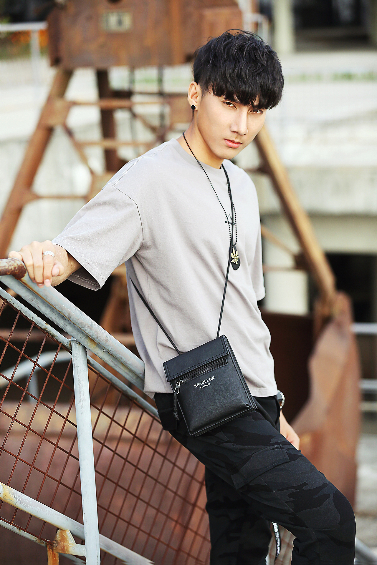 广州模特包包拍摄、外景服装拍摄、潮牌男装拍摄、视频