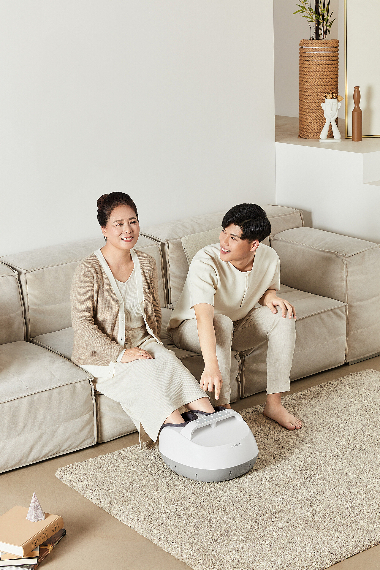 『平面』乐伽脚部揉捏按摩仪 ✖ 叔的片（图ZMjMyMzMwNjU2） - 产品摄影 - 站酷设计师叔的片原创素材 - 站酷ZCOOL