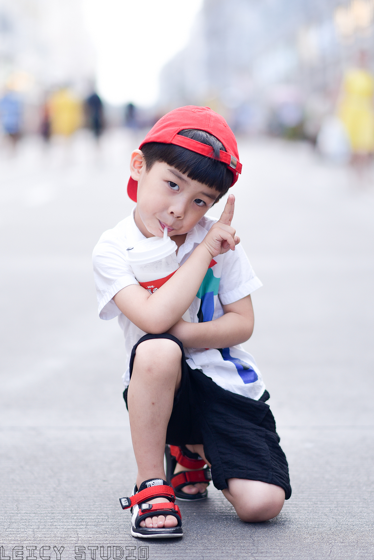 路人拍摄计划【第9期】18.07.04 福建.厦门.中山路（图ZMTIyMTAwOTky） - 人像摄影 - 站酷设计师Leicy原创素材 - 站酷ZCOOL