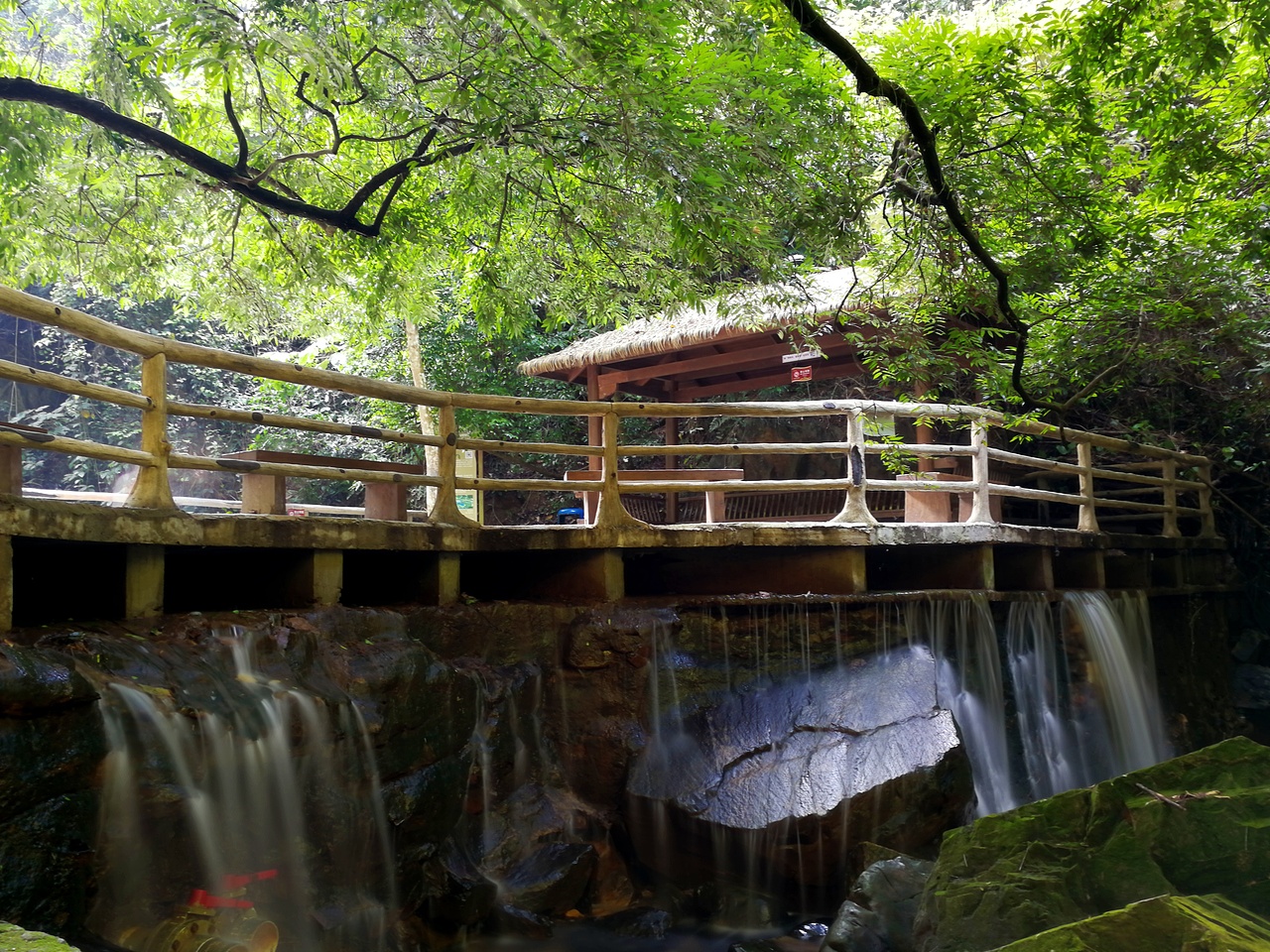 湖光山色——手机慢门摄流水（图ZOTIwNzQ2MDQ=） - 风光摄影 - 站酷设计师zqsundy原创素材 - 站酷ZCOOL