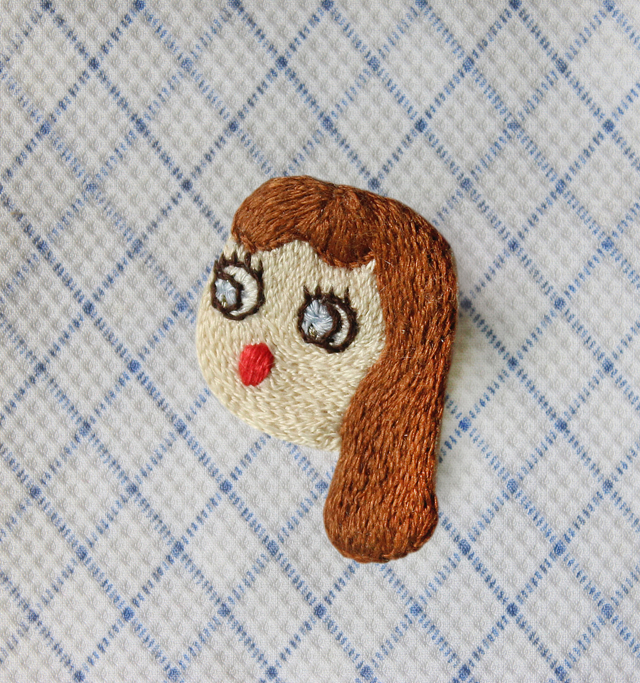 卡通人物刺绣胸针