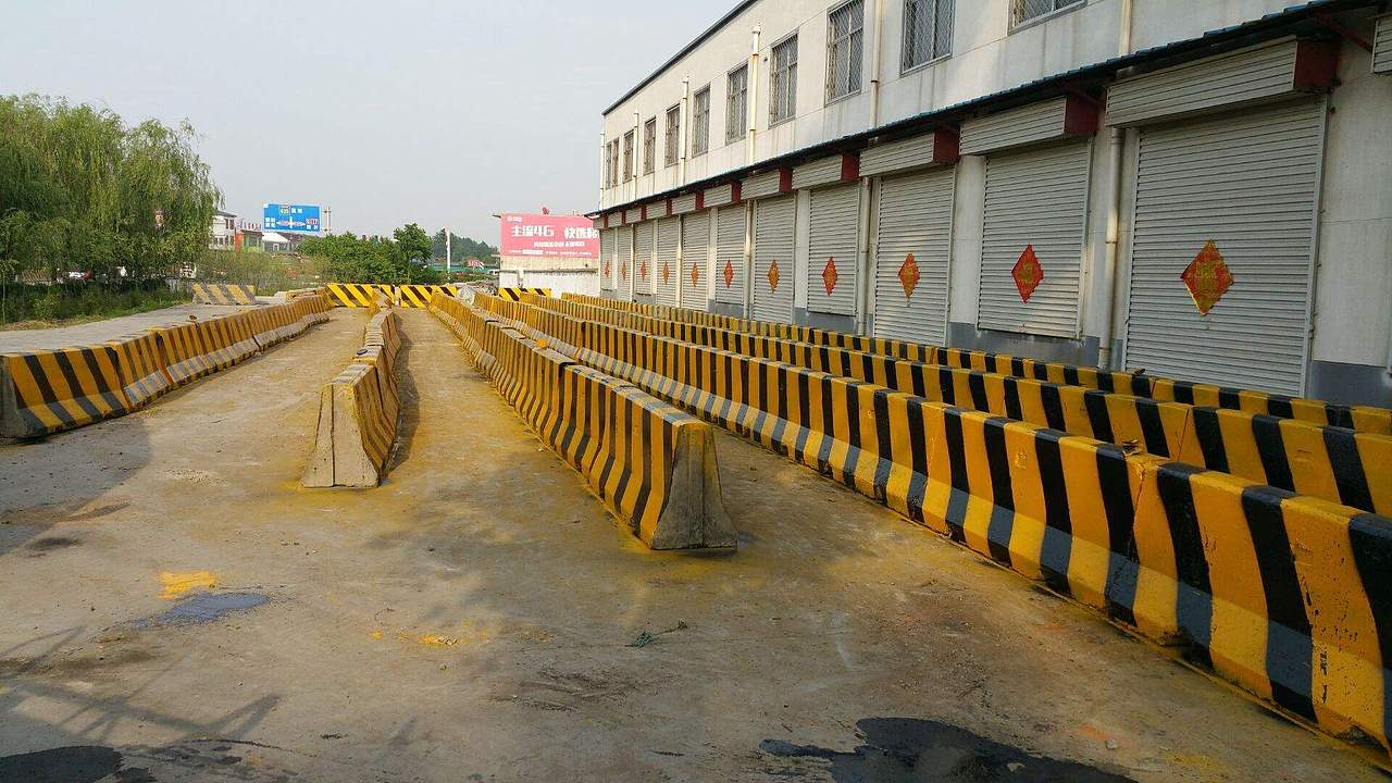 专业生产水泥预制件的工厂