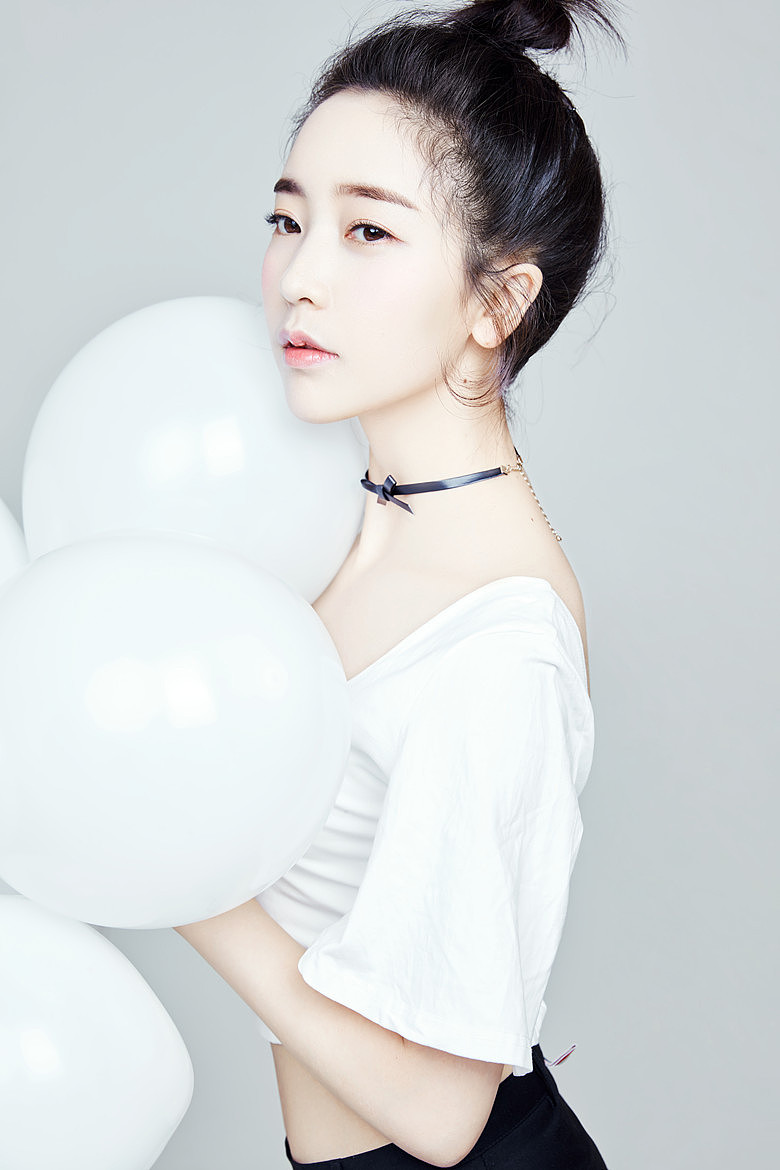 艺人费伟妮（图ZMTA2NzkzMDUy） - 人像摄影 - 站酷设计师漂白狗原创素材 - 站酷ZCOOL