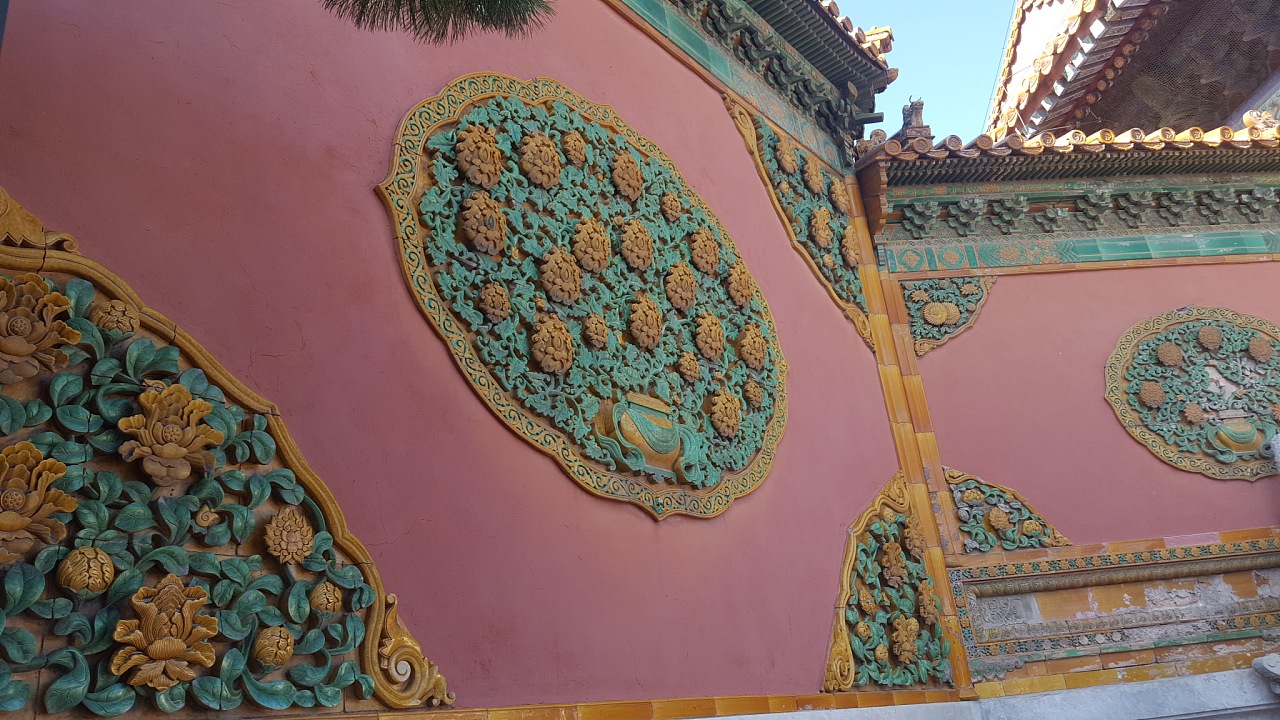 故宫 蓝天白云 绿树红墙 广阔 壮丽 恢弘 古建筑 琉璃 墙面