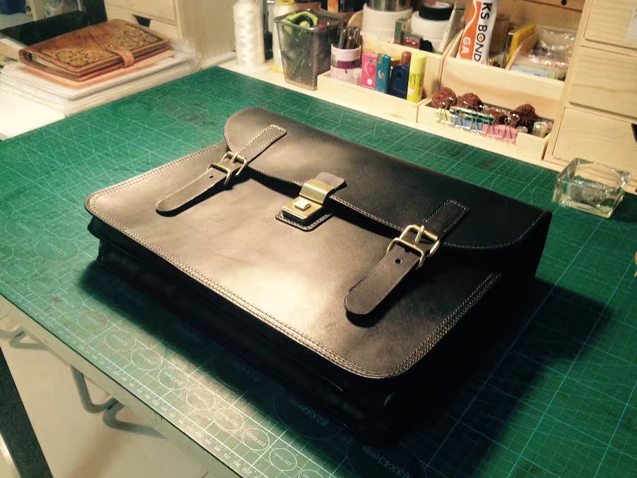 从无到有,从平面到立体,做给一个“侦探”的公文包