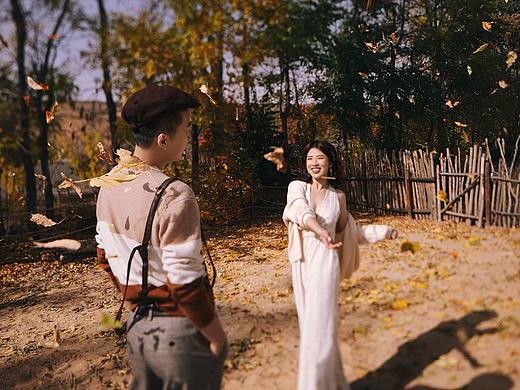 在黄昏日落和太阳初升时分，和我们一起去那山川那沙漠