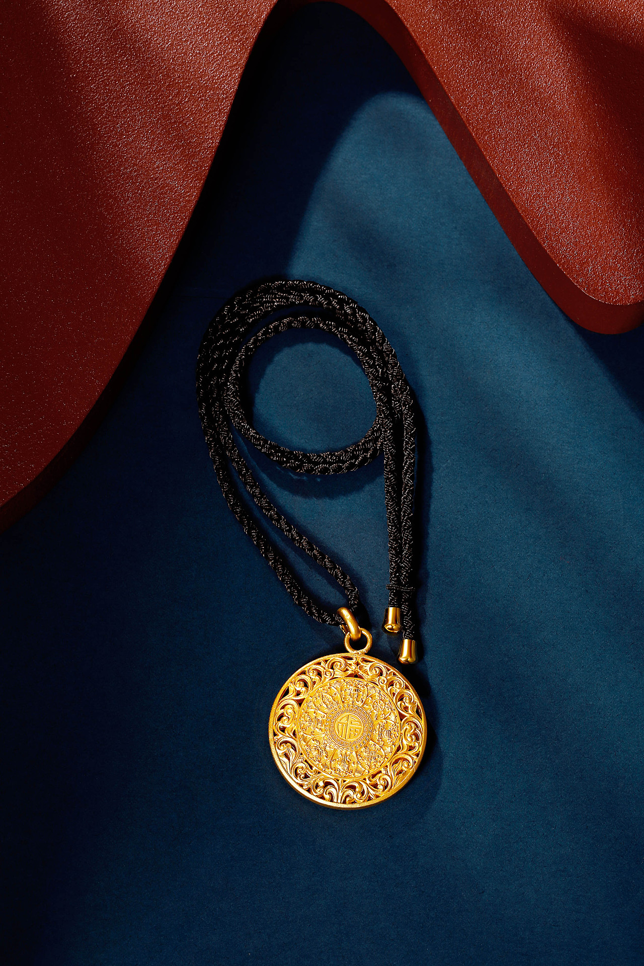 万福古法金吊坠 ·|珠宝创意图拍摄-产品摄影