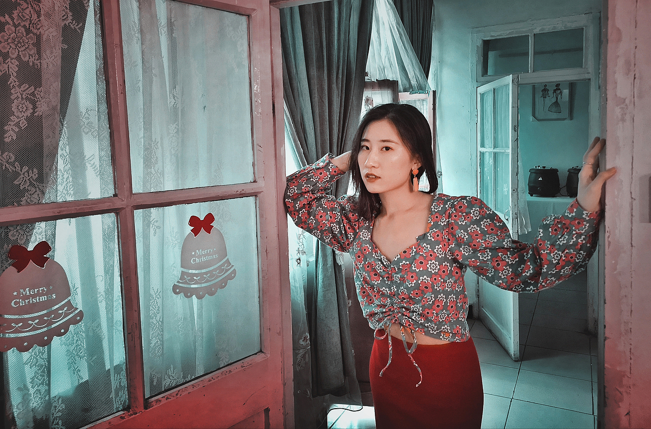 新買(mǎi)一手機(jī)忍不住找妹子試一下（圖ZMTI4OTk5NTI0） - 人像攝影 - 站酷設(shè)計(jì)師鵠拍鸞射原創(chuàng)素材 - 站酷ZCOOL