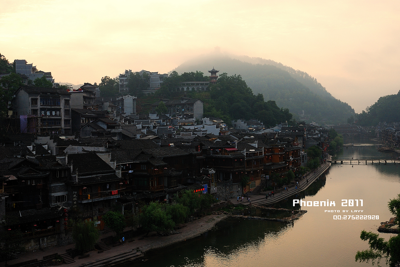 《天边的凤凰古镇》 # layy的时光机 #