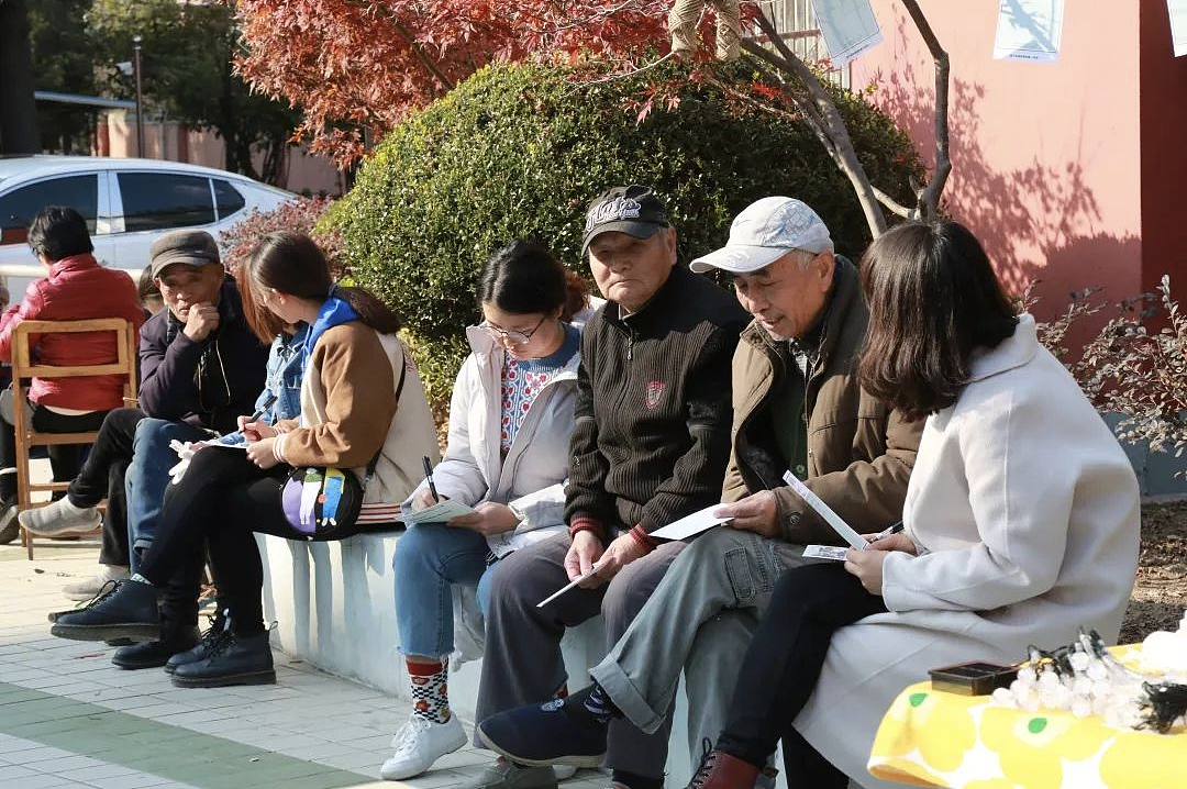 中期活动——采访玉兰园的"居民故事",为后期组织社区活动提供素材