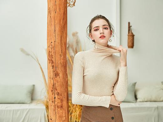 保暖打底衫/搭配外穿时尚大气/罗捷广告