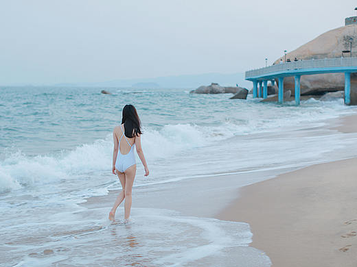 海的那一边。。。是你吗？