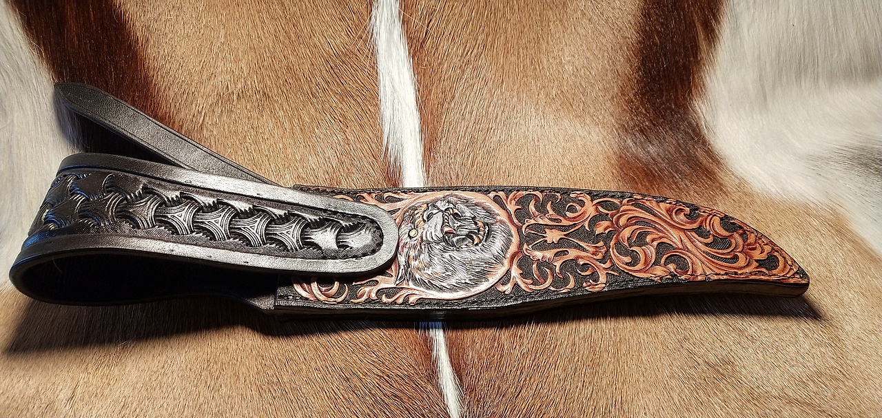 孟璐璐皮雕工作室出品~虎头猎刀