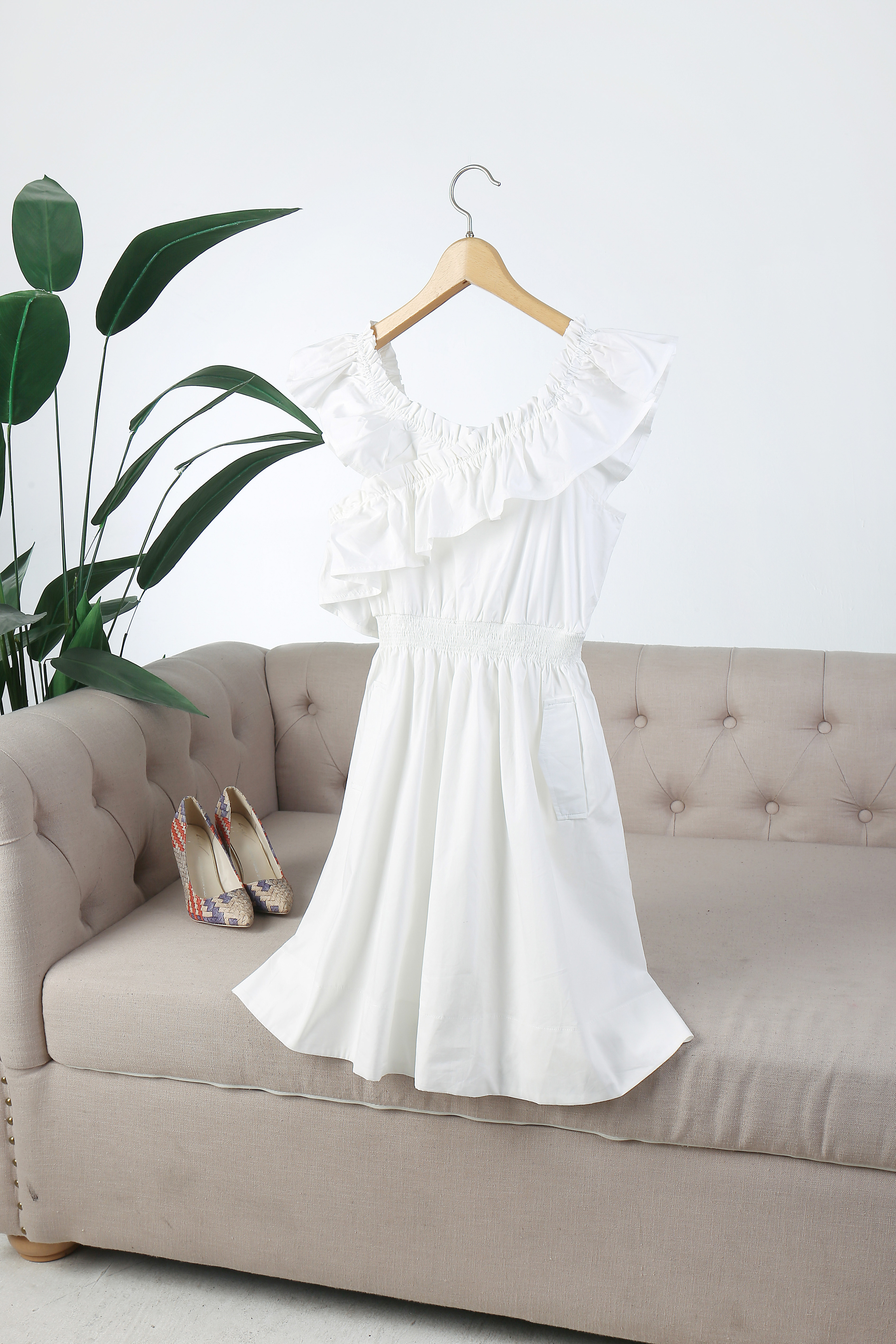 上海影际摄影服装网店拍摄连衣裙挂拍创意