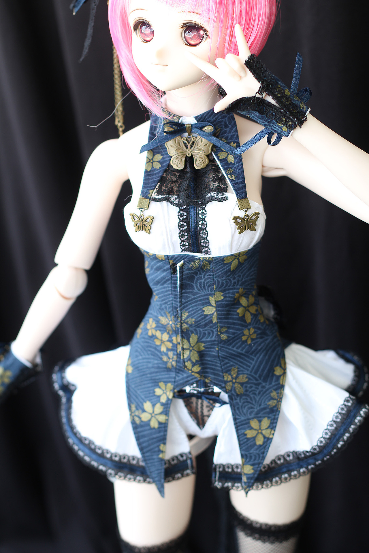 娃娃衣服设计IDOL打歌服。