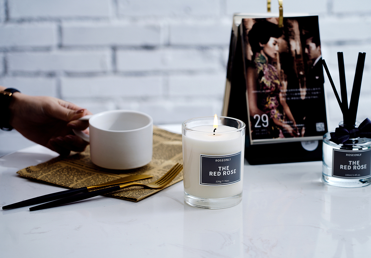 ROSEONLY 七夕香薰蜡烛（图ZMjIyMjE1MTA4） - 产品摄影 - 站酷设计师半个西瓜zzz原创素材 - 站酷ZCOOL