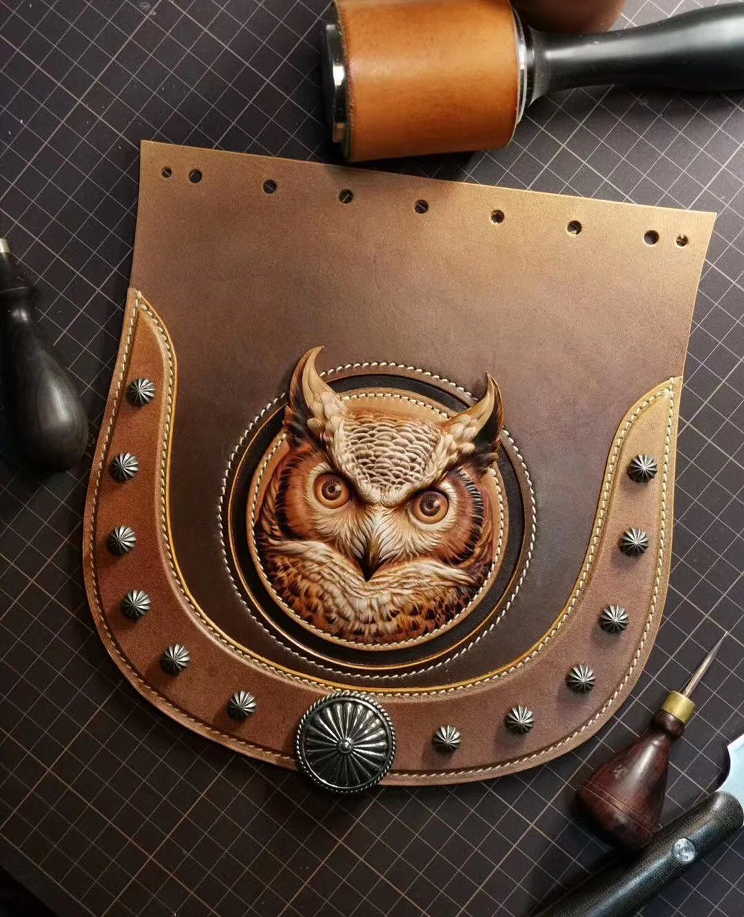 皮雕猫头鹰挎包