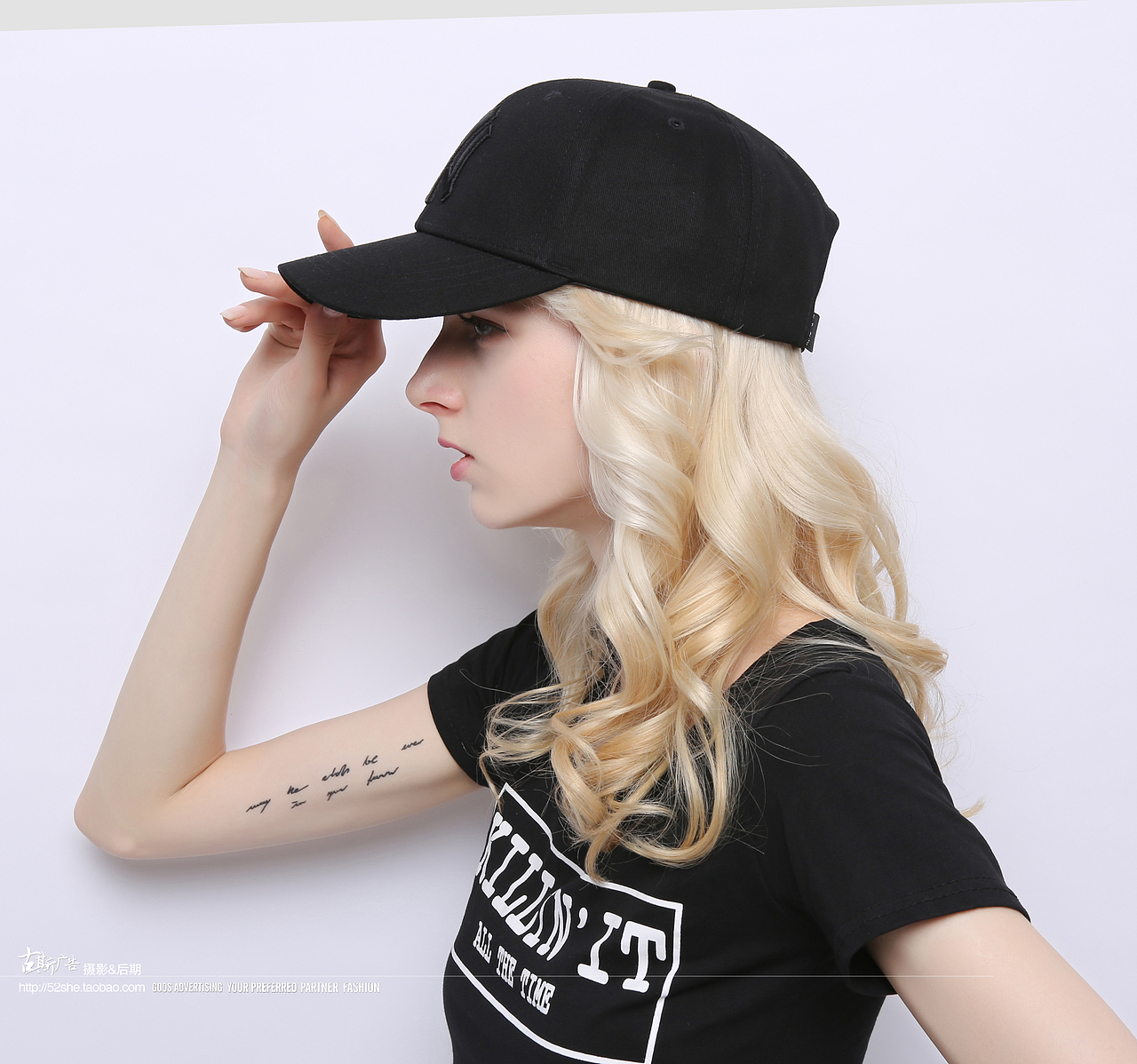 鸭舌帽拍摄 遮阳帽潮女网红拍摄 太阳帽子沙滩草帽拍摄