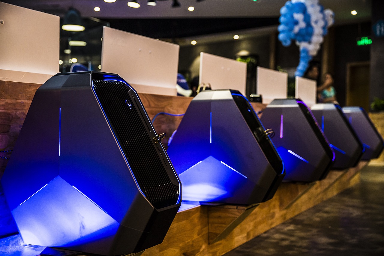 乐特网咖 Loft Internet Café 全国跨界概念网咖连锁/ 品牌vis视觉设计