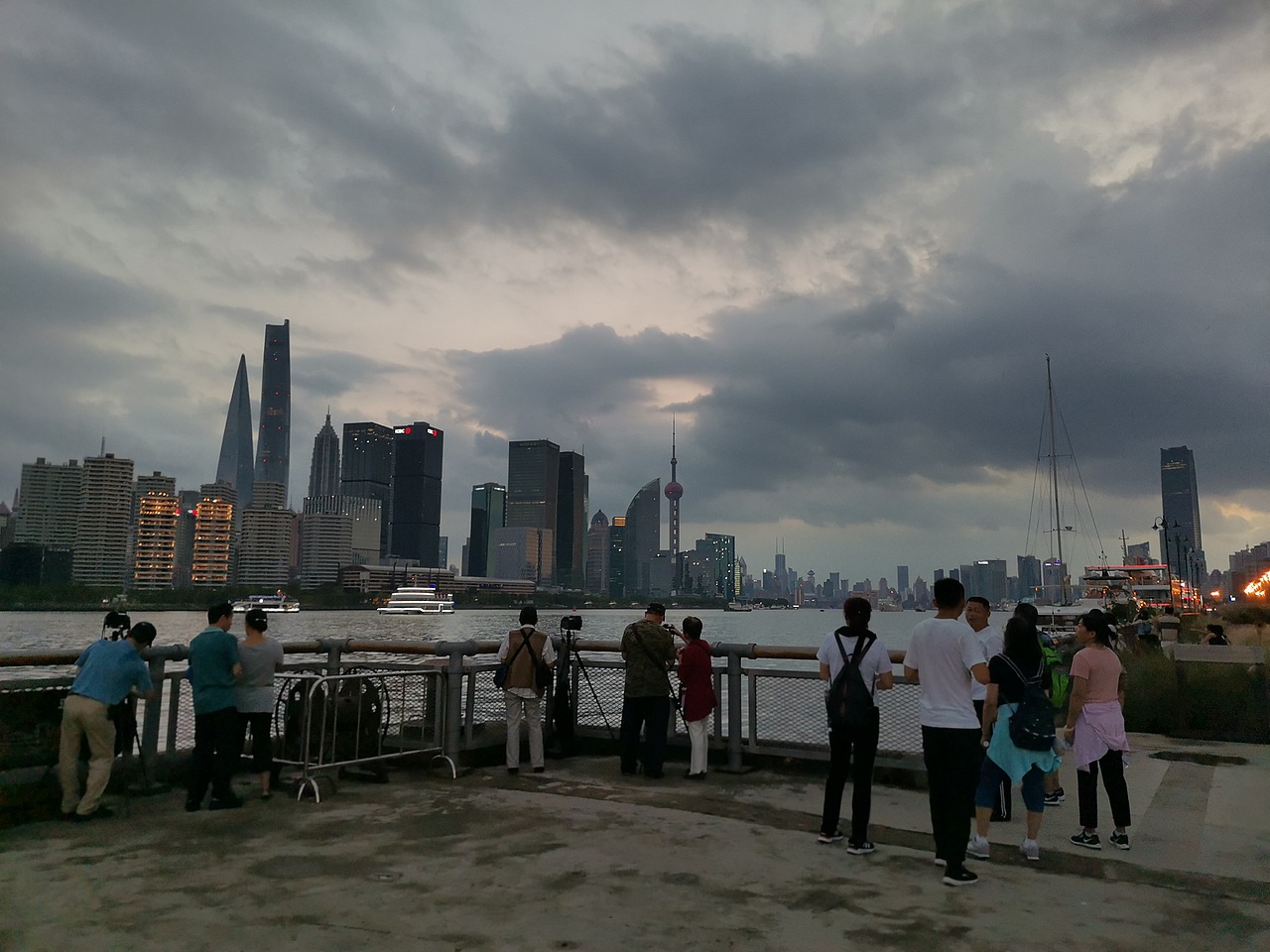 双11手机摄影街拍（图ZMTgzMzA5MDMy） - 人文/纪实摄影 - 站酷设计师pigtruman原创素材 - 站酷ZCOOL