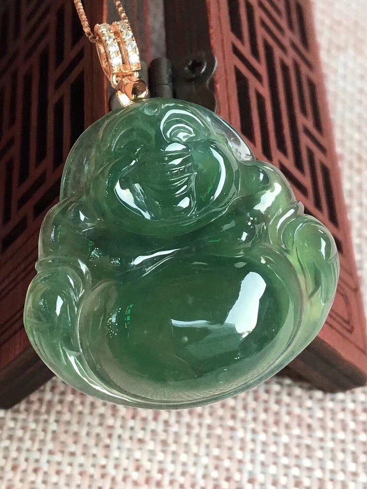 笑佛翡翠挂件——龙掌柜翡翠