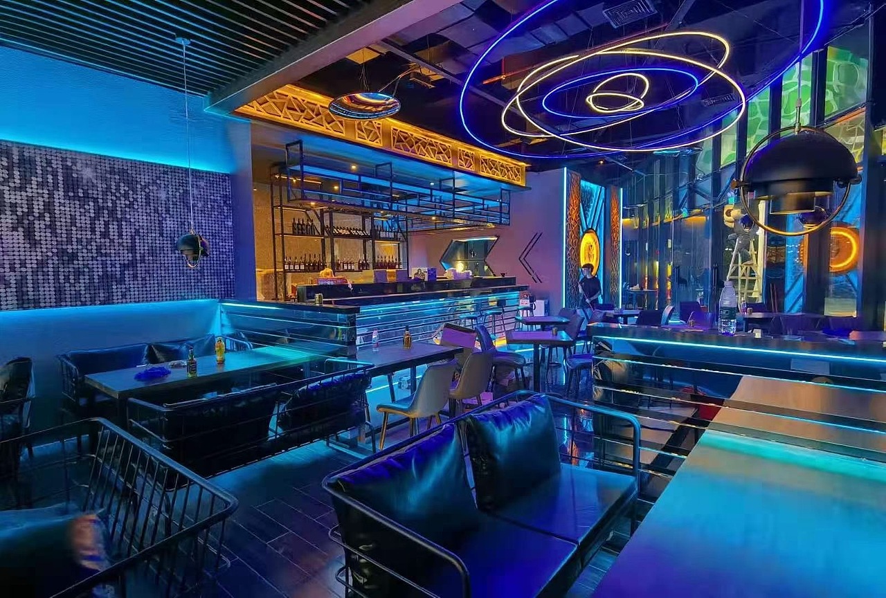 清远长颈鹿酒吧