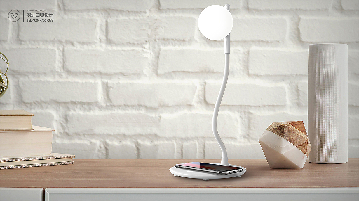 很多睡前玩手机的用户都会遇到这样那样的困扰,比如卧室灯光太亮不益于睡眠、手机屏幕反光刺眼、床台数据线繁多杂乱、夜晚睡前手机充电不便等问题。如何为用户带来更加简便、舒适的睡前手机充电体验,是这款小夜灯无线充电器设计的出发点。
<br>它把小夜灯和无线充的功能完美融合在一起,唯美小夜灯造型,轻薄无线充底座,兼容符合QI认证标准的智能移动设备,支持多种手机型号,智能识别,金属异物检测,多重安全防护,安全可靠,非常适合卧室床台、桌面使用。置于床头,触手可及,让夜晚睡前手机充电更加简单。