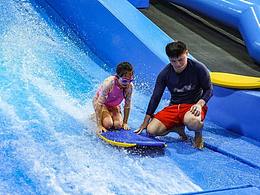 武汉室内滑板冲浪 时尚炫酷的冲浪运动 四季恒温.