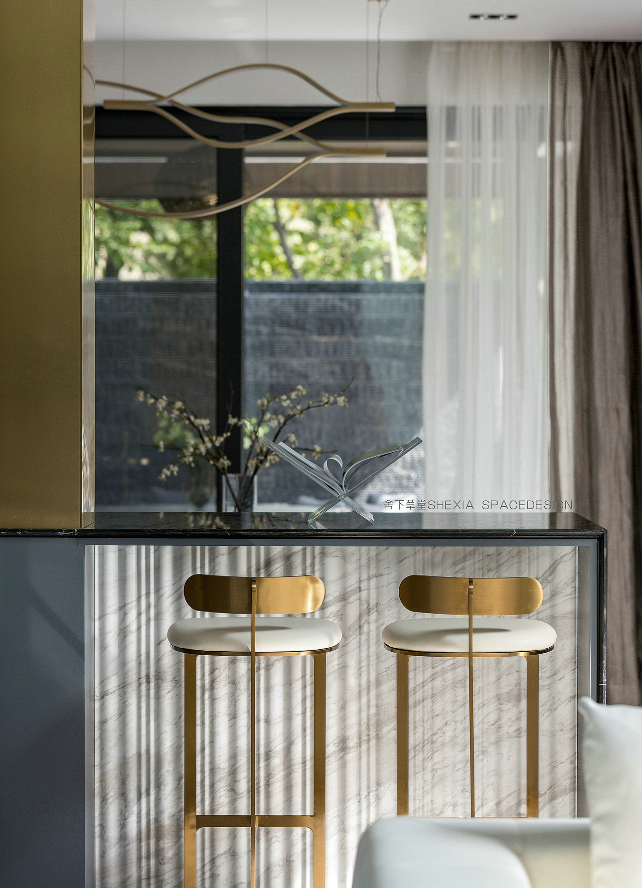 【宁洁设计作品 | 一半冷艳 · 一半迷红 】（图ZMTg0MDQ4NTUy） - 家装设计 - 站酷设计师舍下草堂原创素材 - 站酷ZCOOL