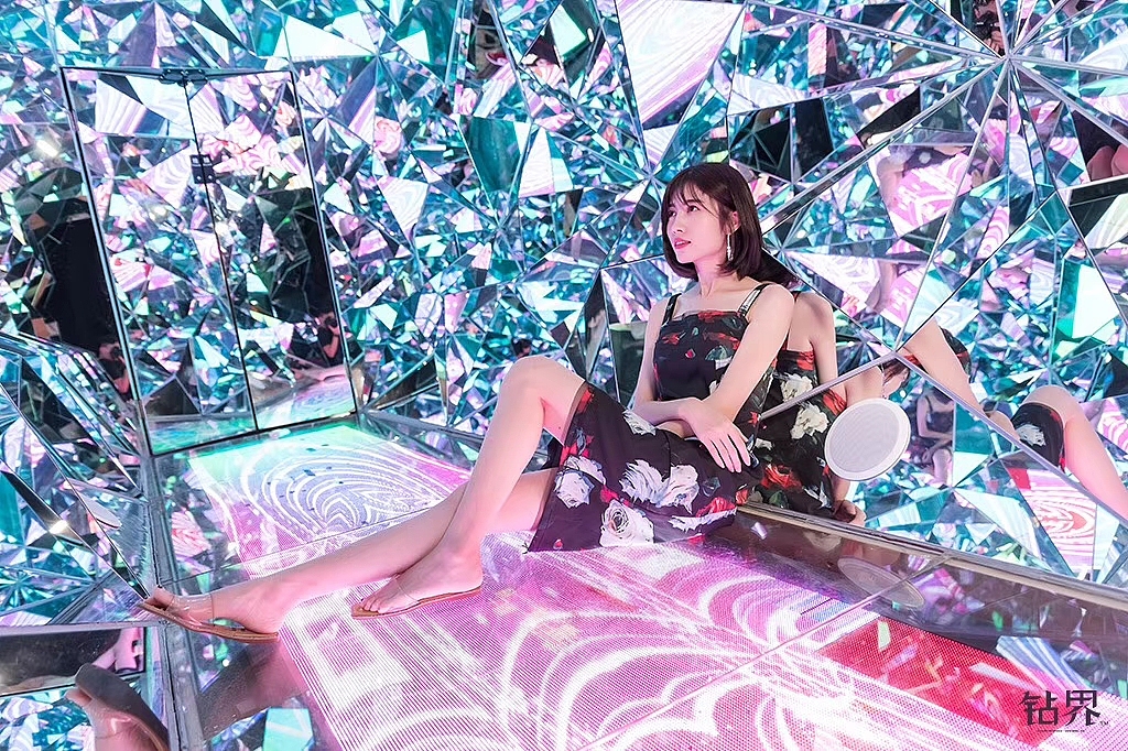 最美创意活动道具—钻石隧道