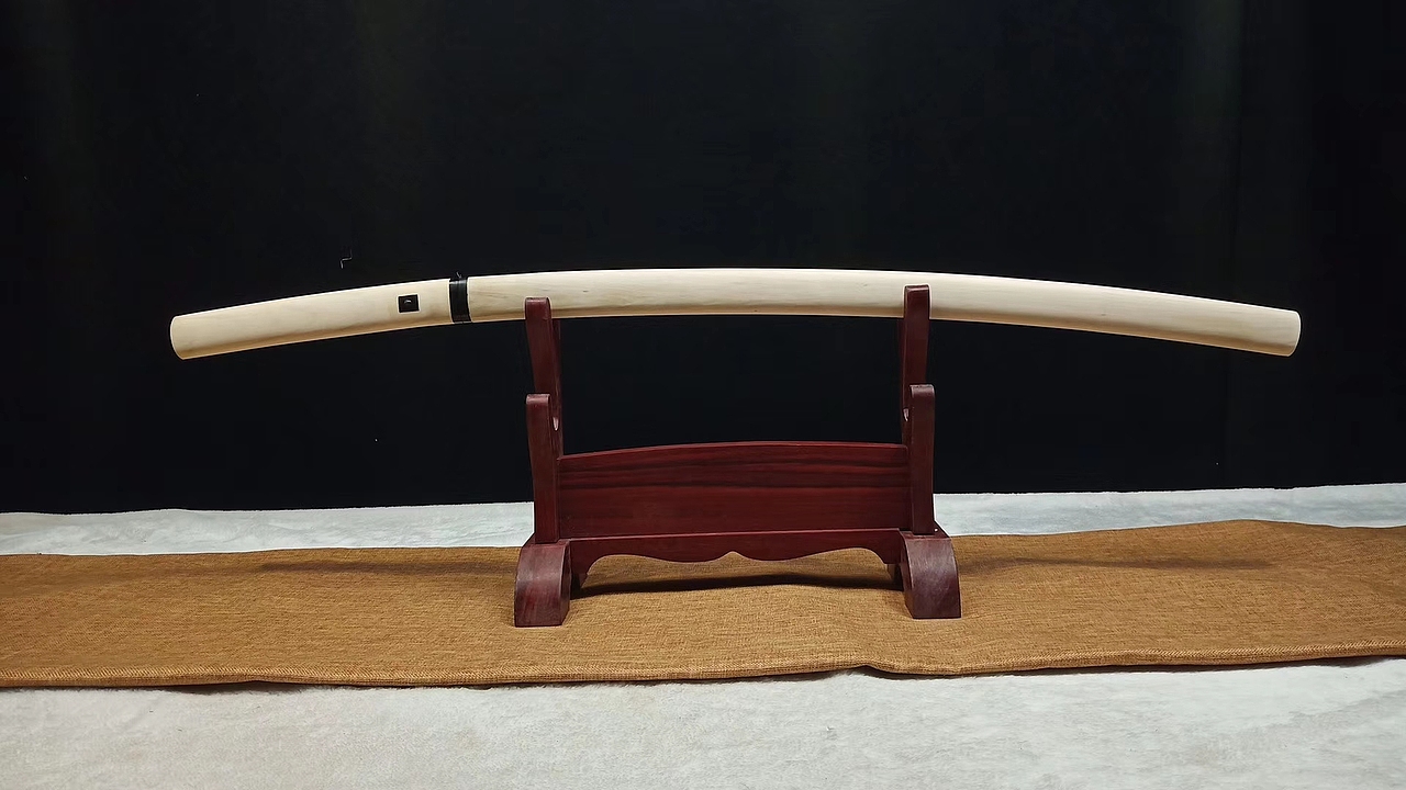 老吴是一个刀匠|手工艺|工艺品设计|正钢刀剑道具师_原创作品-站酷