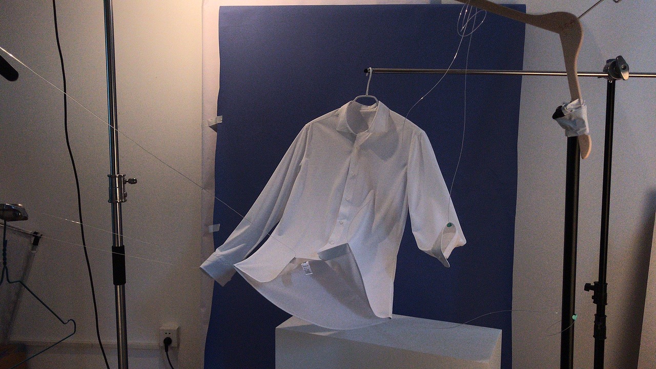 白襯衫創(chuàng)意圖（圖ZMjYzMzA3NDM2） - 產(chǎn)品攝影 - 站酷設(shè)計師小林同學(xué)721原創(chuàng)素材 - 站酷ZCOOL