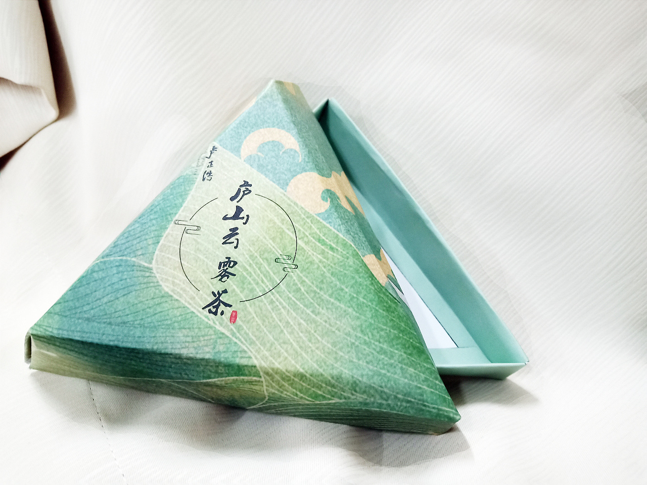 庐山云雾茶包装