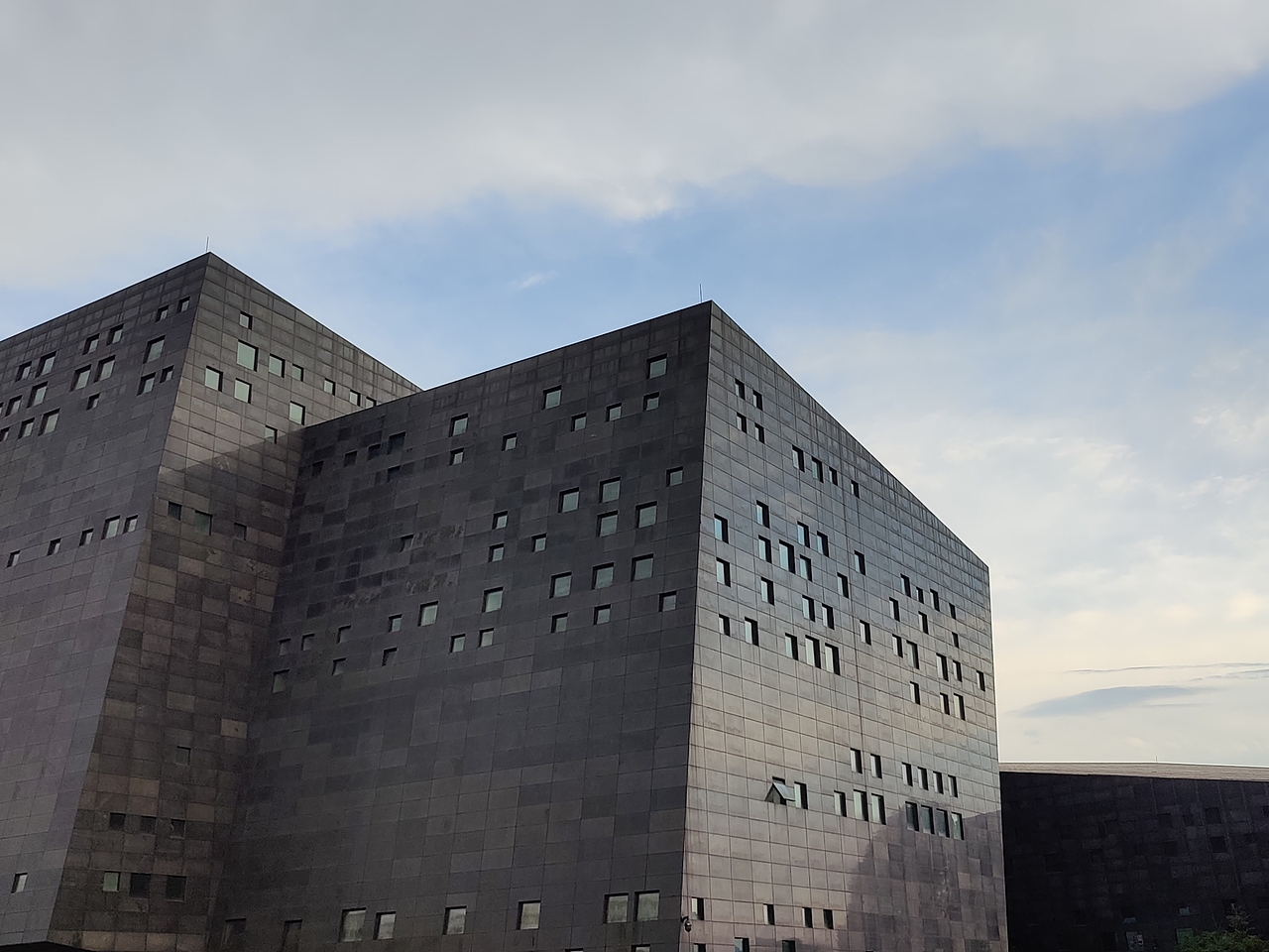 兴义国际会展中心建筑风光