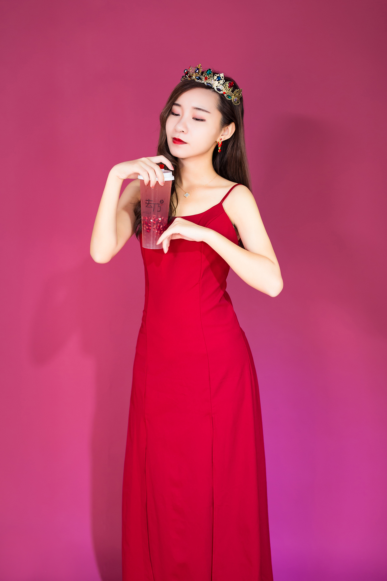 红石榴女王（图ZMTQwODE1NjEy） - 人像摄影 - 站酷设计师惡化的鋼筆症原创素材 - 站酷ZCOOL