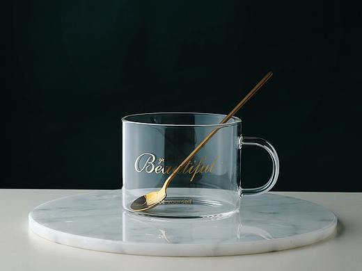 玻璃杯