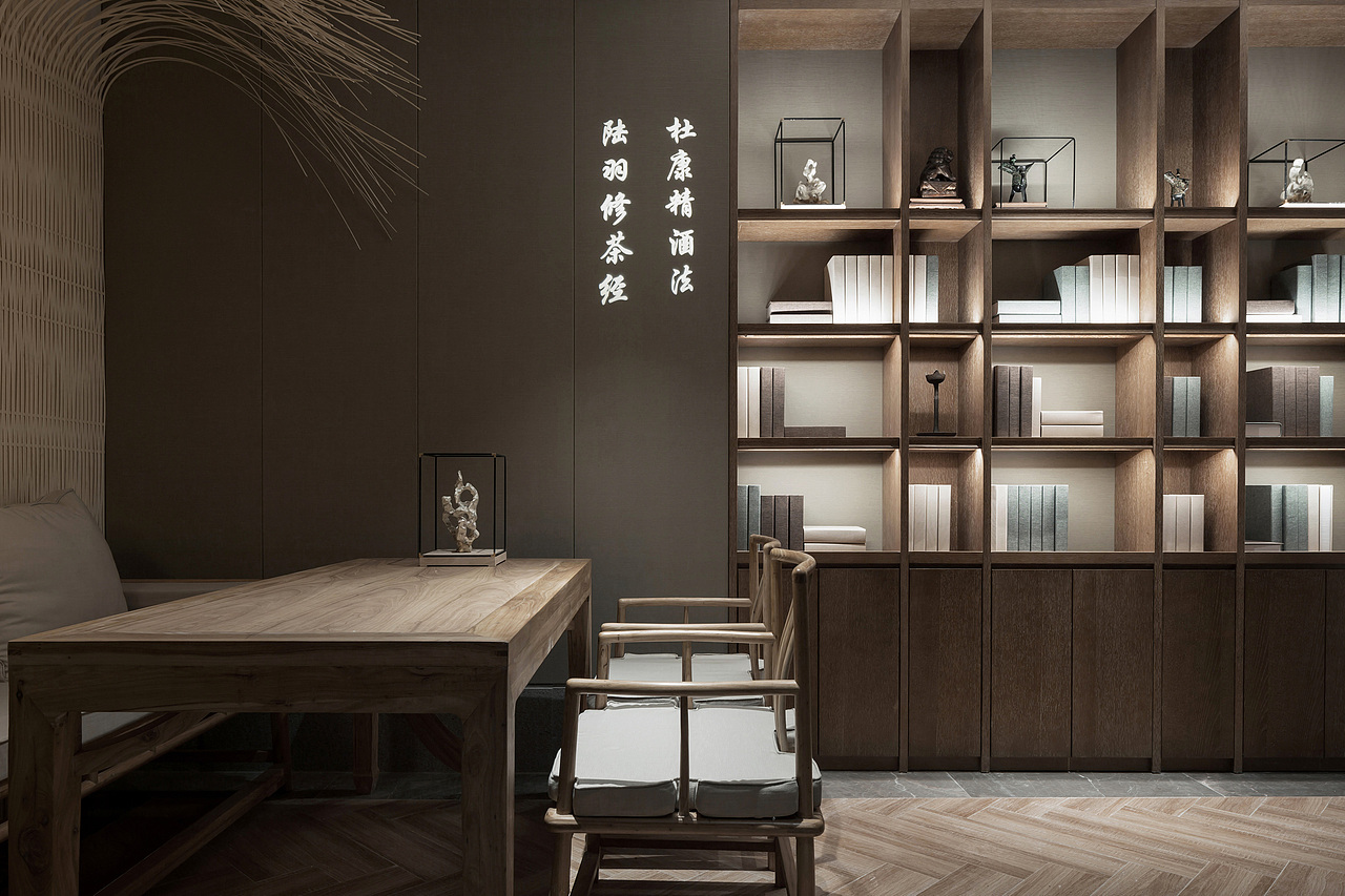 在线条的迁徊勾画的下,来时光景被稀释成迷雾尽头的微茫。
As the line lingers, the scene is diluted to a shimmer at the end of the mist.<br>