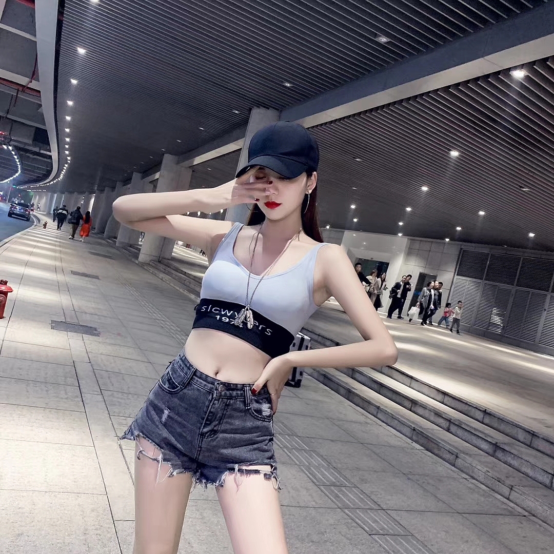 大乔 低头风拍摄 运动内衣